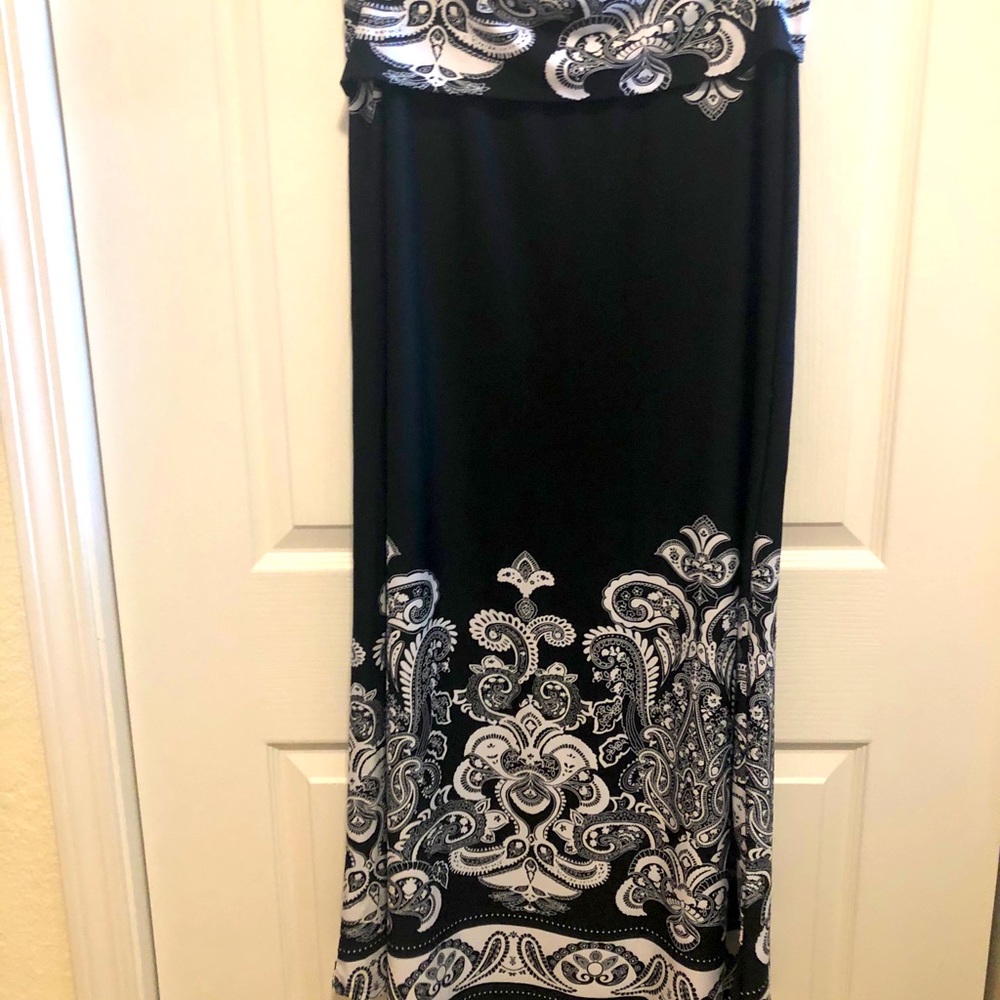 Black and white maxi skirt